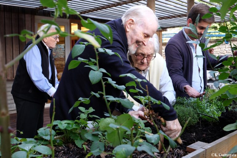Jardin pédagogique, Jardinage au naturel, Animation biodiversité, jardin des sens, Atelier jardinage, éducation à l’environnement Rennes, ille-et-vilaine, comment créer un jardin pédagogique Laval Mayenne, Animation nature et jardinothérapie, activité en résidence senior, ehpads et maisons de retraite